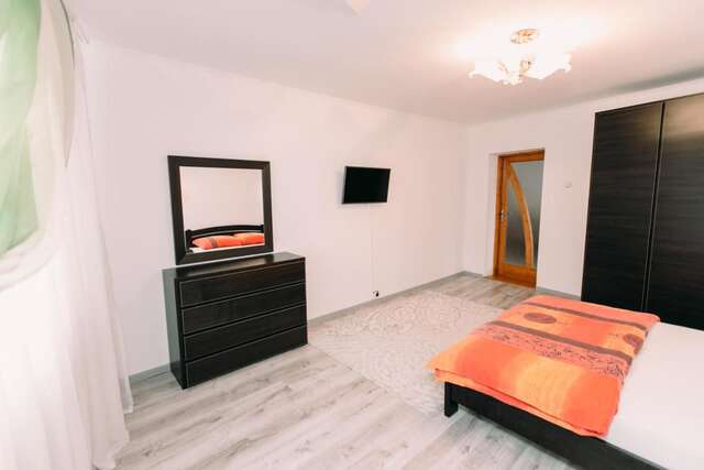 Гостевой дом Apartments in Uzhgorod Ужгород-12